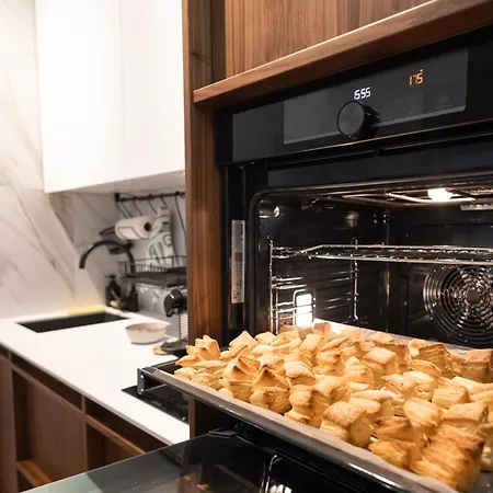 Glecer Kop, Cozy Design A5, Free Parking Garage