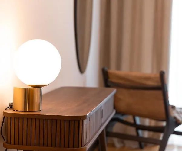 Glecer Kop, Cozy Design A5, Free Parking Garage