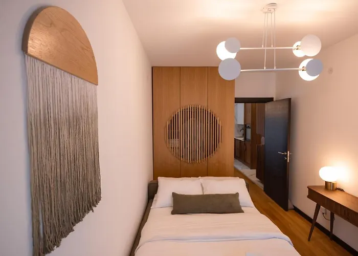 Glecer Kop, Cozy Design A5, Free Parking Garage